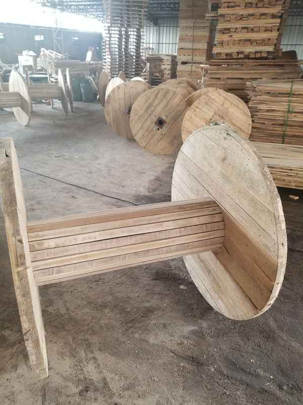 4 Way Wooden Cable Reel Bulat Besar Kayu Kabel Spool Digunakan untuk Kabel