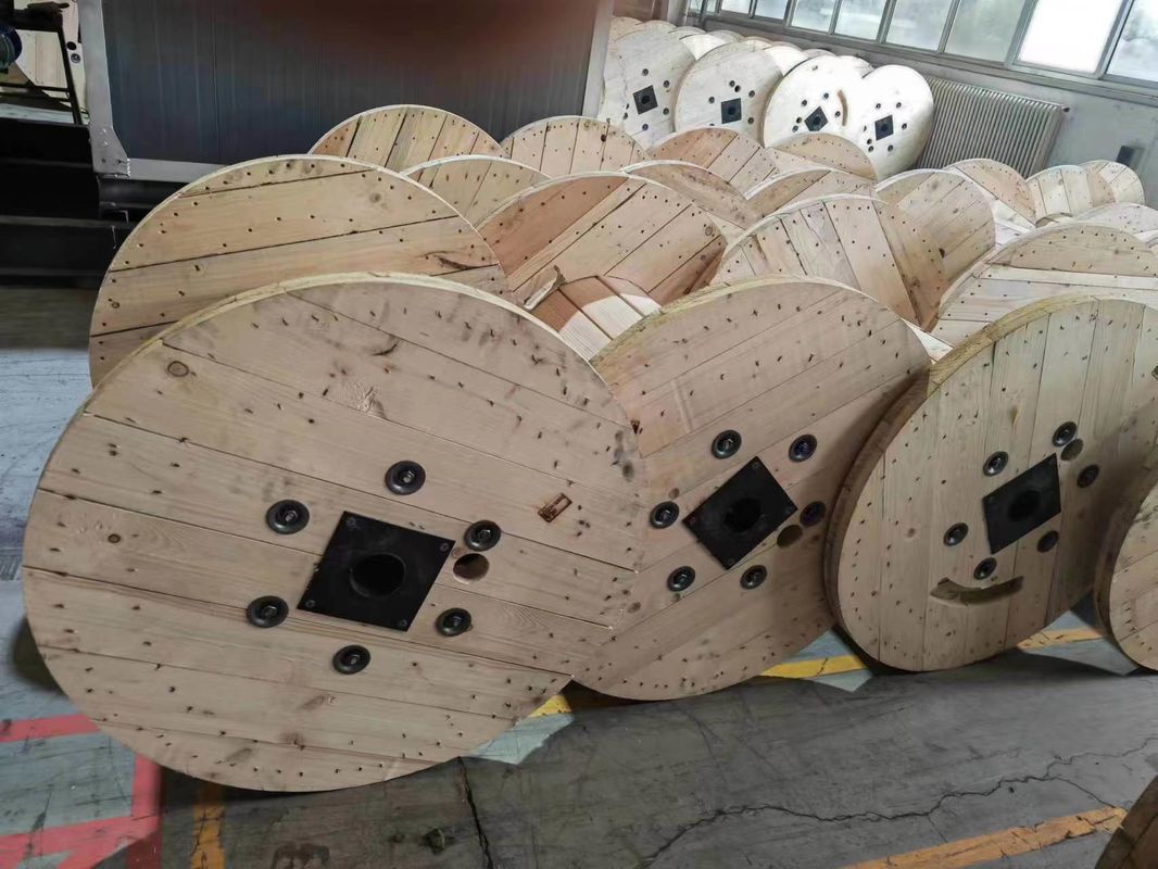4 Way Wooden Cable Reel Bulat Besar Kayu Kabel Spool Digunakan untuk Kabel