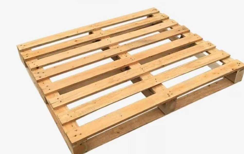Palet kayu padat yang diobati panas Palet empat arah tahan lama untuk truk forklift